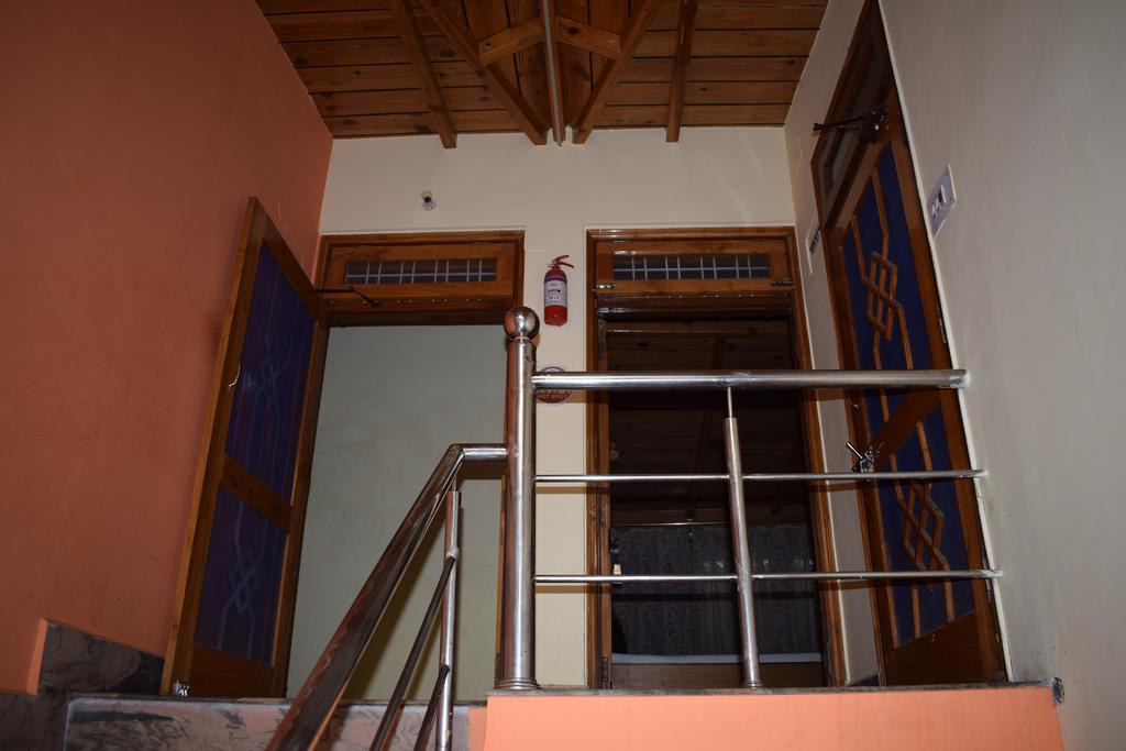 Star Guest House Nainital Zewnętrze zdjęcie
